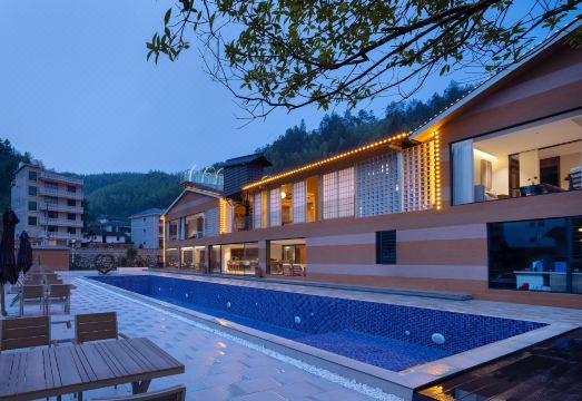 Guidong 13 Homestay Hotel Overview