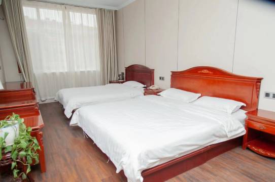 尚义优然居商务酒店