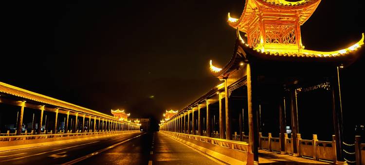 上犹南湖揽湖山居图片