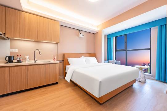 鹭岛云悦民宿(西宁万科时代都会店)