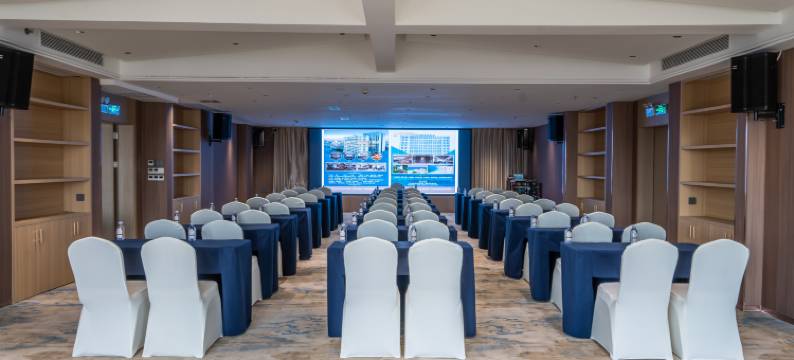 北海万信四季酒店(高铁站国际客运港码头店)图片