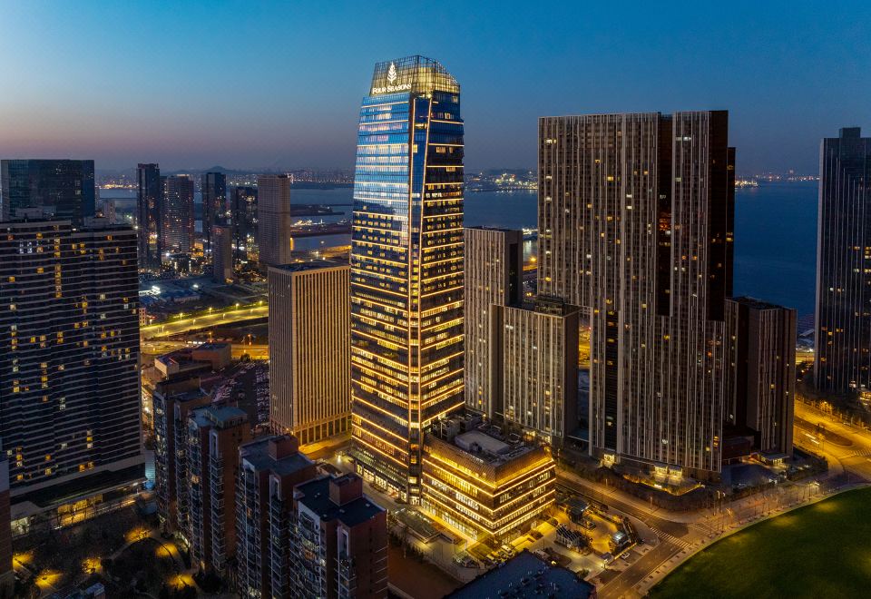 FOUR SEASONS HOTEL DALIANOver view