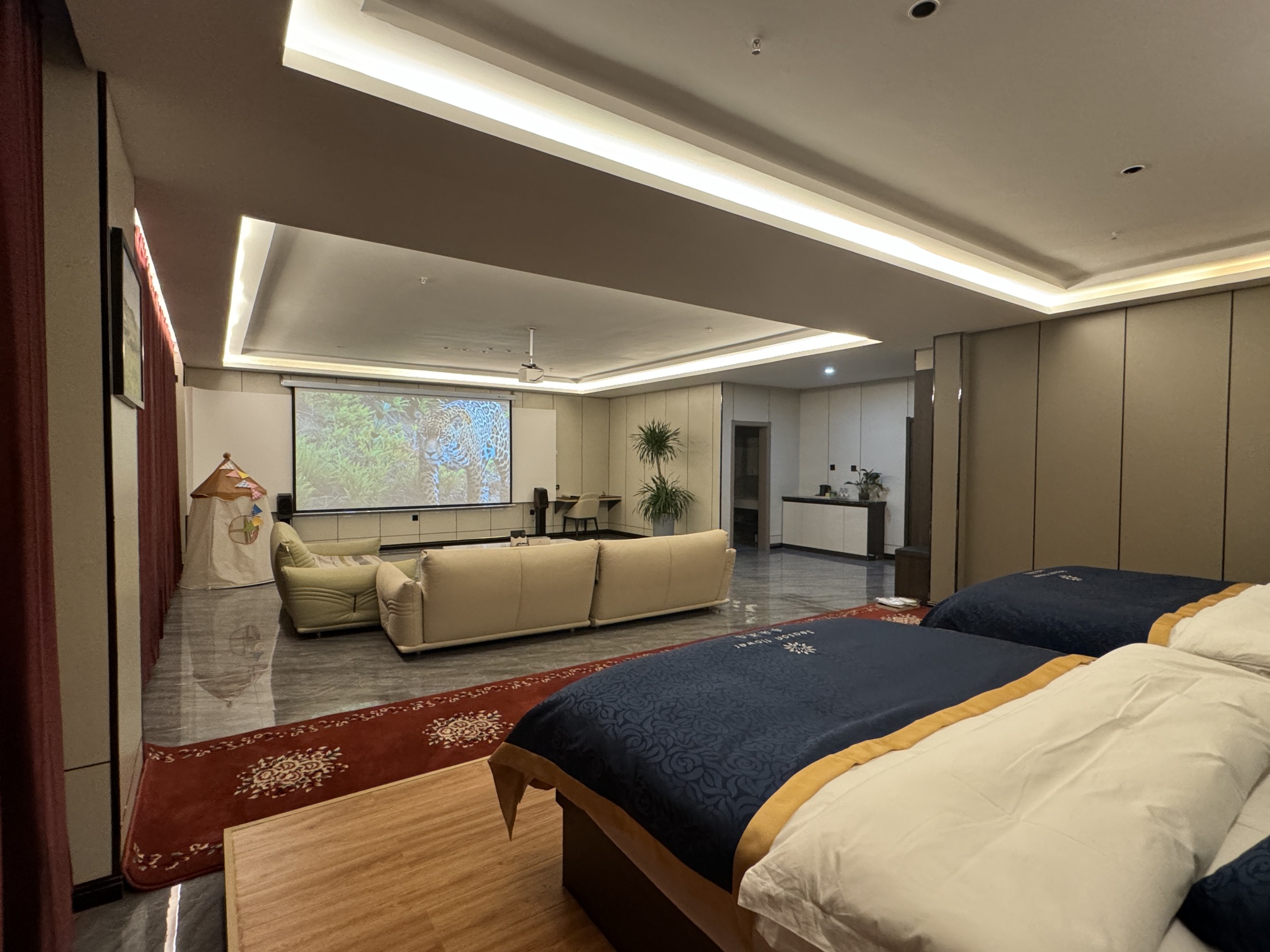 Jiduo Hotel, Mongolia Autonomous County, Henan Over view