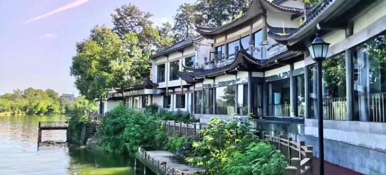 三岔湖花岛酒店图片