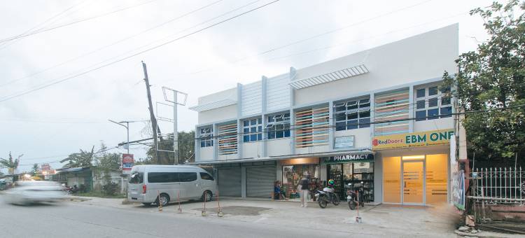 RedDoorz @ EBM One Building图片