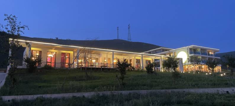 丰宁蒙马特小镇图片