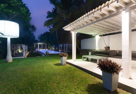 W15 Escape Hotel Overview