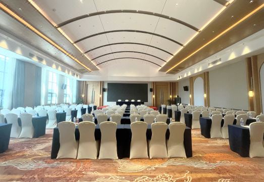 Galactic G-Luxe Hotel Hotel Overview