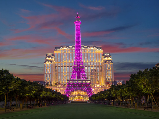 澳门巴黎人-御匾峰