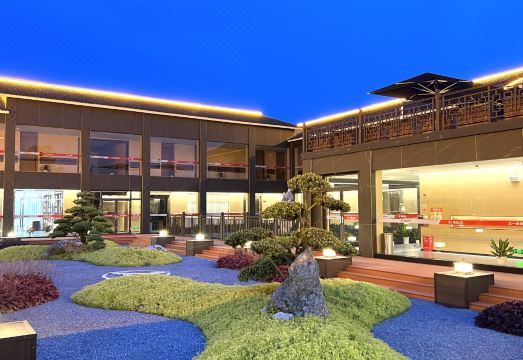 峒山客舍外景图