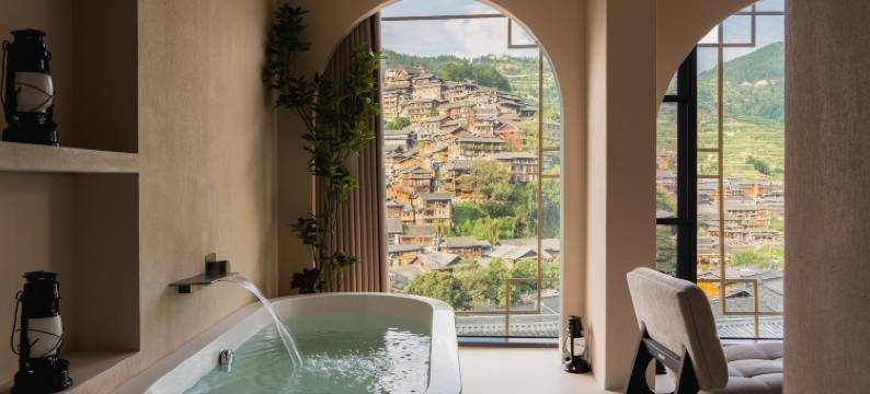 宿沿·栗上美术馆民宿(西江千户苗寨观景台店)图片