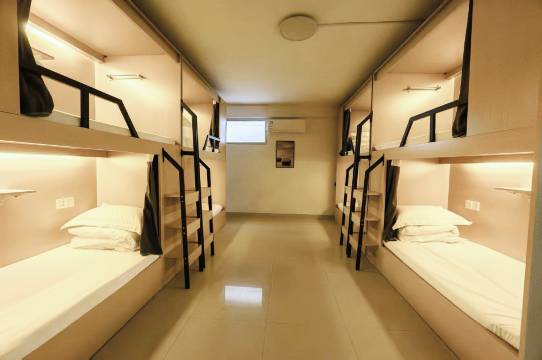 广湾青年旅舍(湛江金沙湾观海长廊万达广场店)