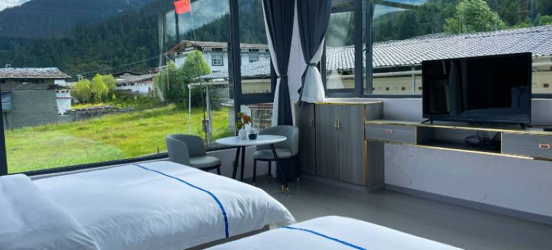 鲁朗南峰精品酒店图片