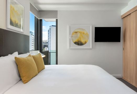 Quattro on Astor Hotel Overview