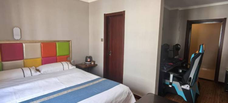 学府电竟宾馆(呼和浩特白塔机场大学城店)图片