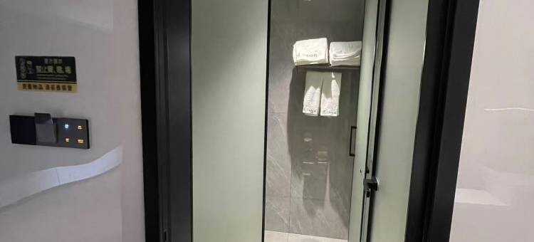 三体电竞酒店(湘潭易俗河店)图片