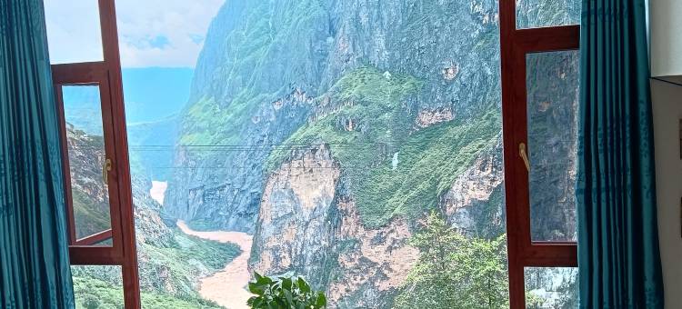 香格里拉虎跳峡桃缘客栈图片