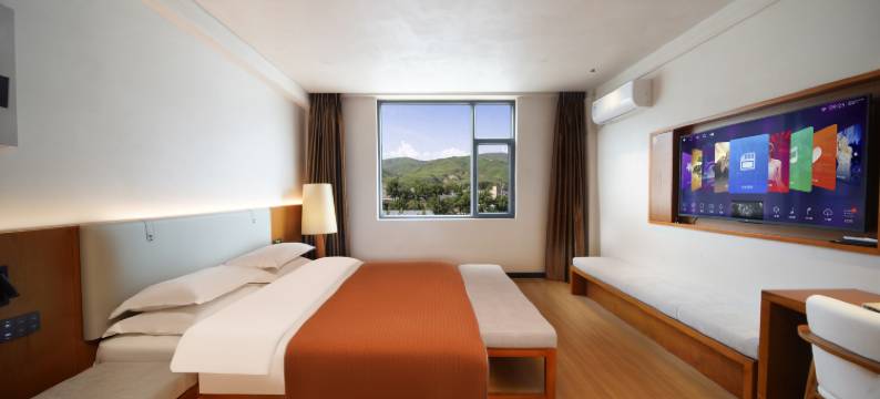 龙庭大酒店(那拉提旅游风景区店)图片