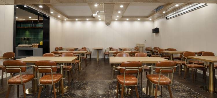 艺龙万国酒店(西双版纳景洪泼水广场店)图片