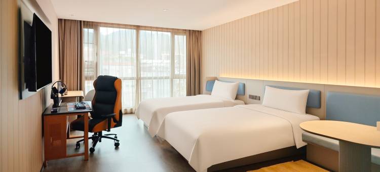 亚信电竞酒店(平乐中心广场新安街滨江道店)图片