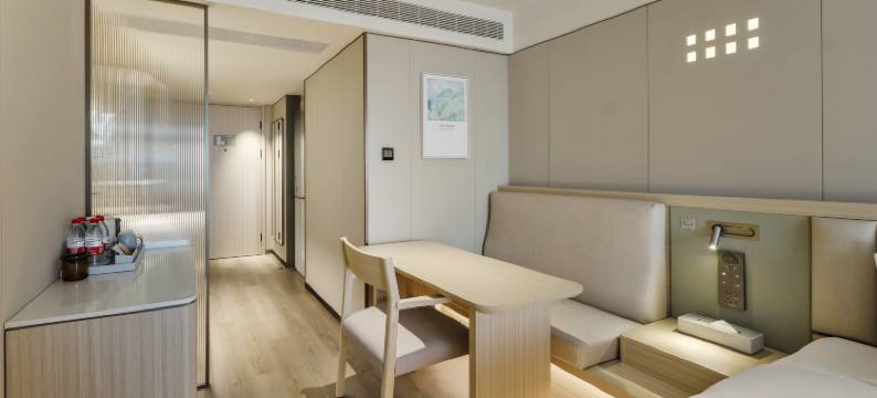 里白酒店(成都东站四川师范大学店)图片