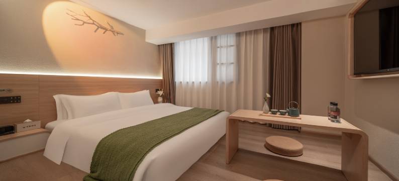 龙猫精灵酒店(南昌八一广场滕王阁店)图片