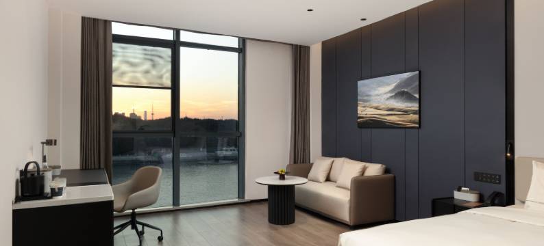 苏州吴江东太湖风景区运河大道亚朵酒店图片