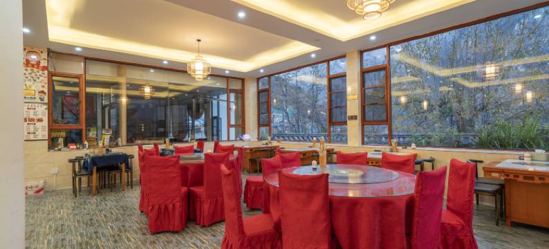 虎跳峡半山居客栈图片