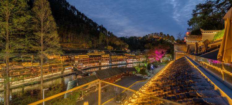 凤凰云麓江景酒店(凤凰古城店)图片