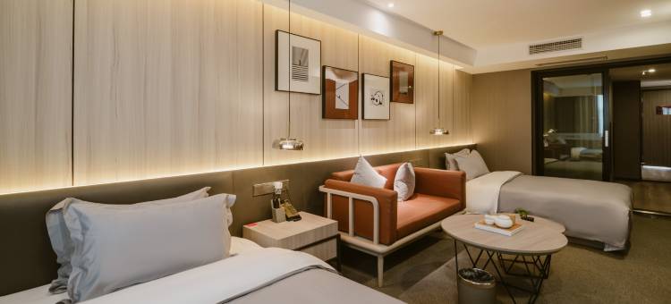 成都熊猫假日酒店(建设路东郊记忆店)图片