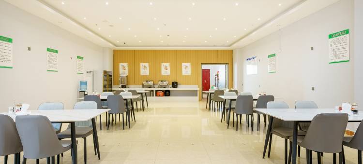 罗平雅多利亚酒店图片