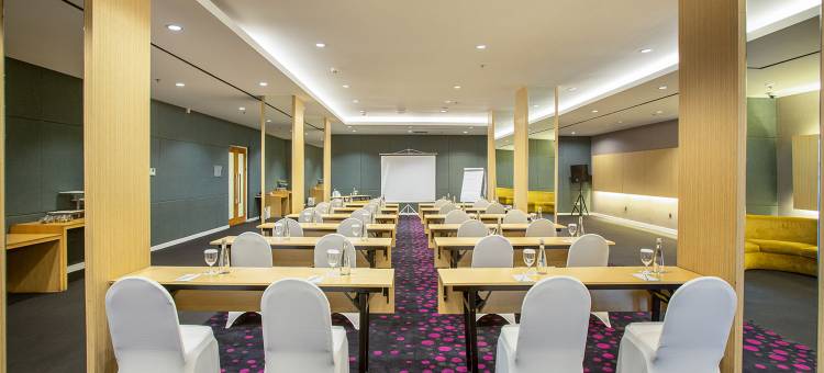 雅加达塞达尤达尔玛旺萨1O1酒店(THE 1O1 Jakarta Sedayu Darmawangsa)图片