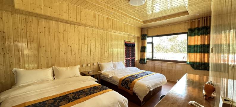 道孚雪山民宿图片