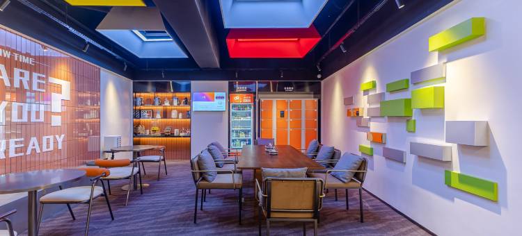 丽斯未来酒店(政务区天鹅湖万达店)图片