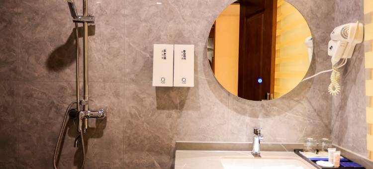 鸿源酒店(南江朝阳广场店)图片