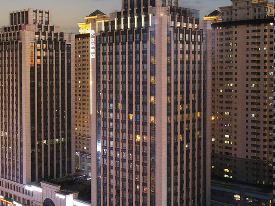 长春东方广场佳泰亚朵酒店