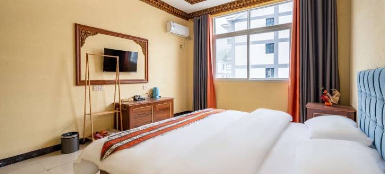 玛吉阿妈民宿(海螺沟店)图片