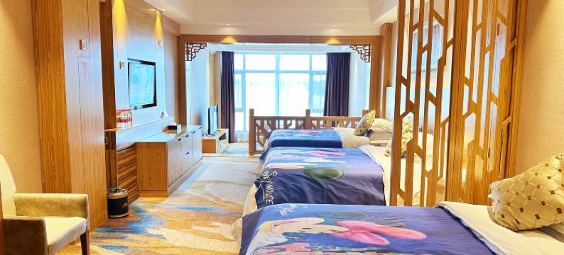 王朝圣地温泉酒店(长白山北景区集散中心店)图片