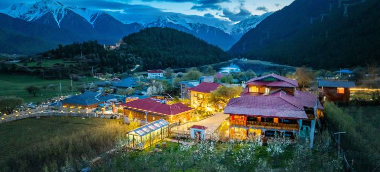 波密雍藏·嘎朗山居图片