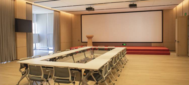 艺龙酒店(青岛万科海潮荟方特店)图片