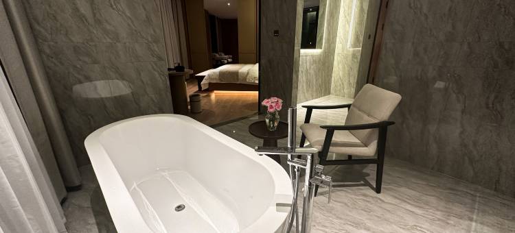 赛里木湖信敏·慕云山居酒店图片