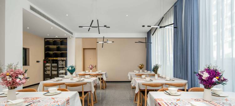 IU酒店(巴塘县318国道店)图片