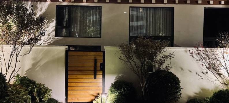 康定芸途·汤谷温泉酒店(中古村店)图片