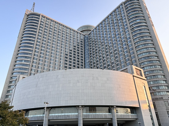 佰佬至尚主题酒店