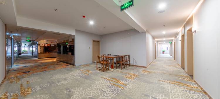 艺龙瑞云酒店(许昌胖东来时代广场店)图片