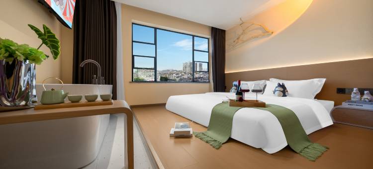 龙猫精灵酒店(陶溪川创意广场店)图片