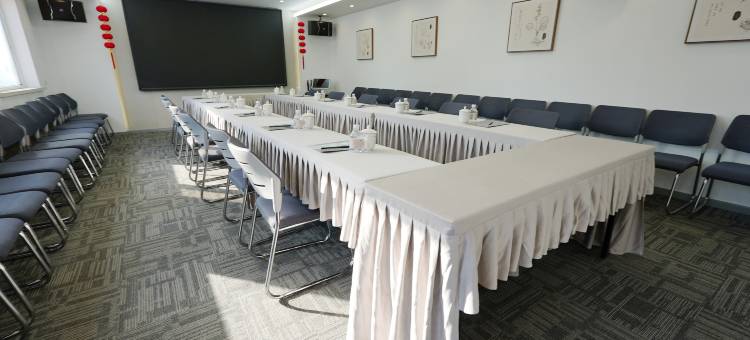 百合培训中心酒店(沈阳北站中医药大学地铁站店)图片