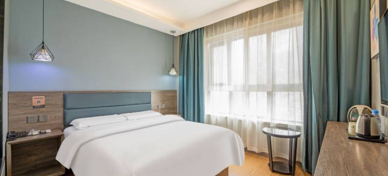 尚品怡家酒店(西安外事学院丈八北路地铁站店)图片