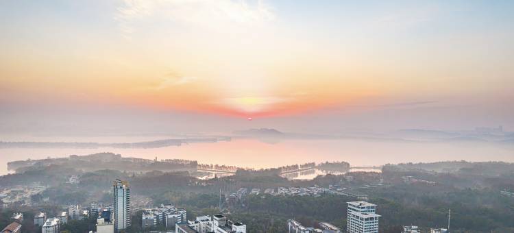丽橙酒店·逸(武汉岳家嘴地铁站店)图片