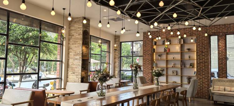 河池市宜州区畔江景舍酒店(宜州龙江二桥店)图片